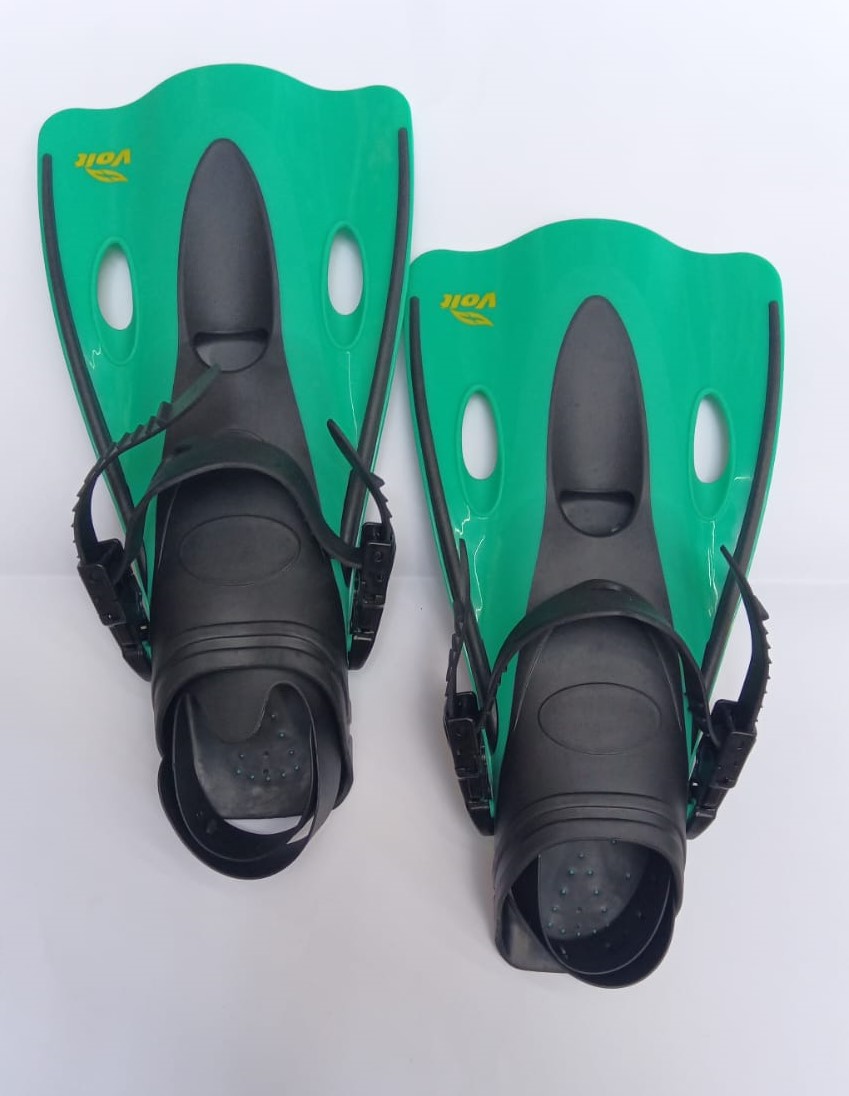 Aletas de Natación Voit Ajustables Color Verde con Negro
